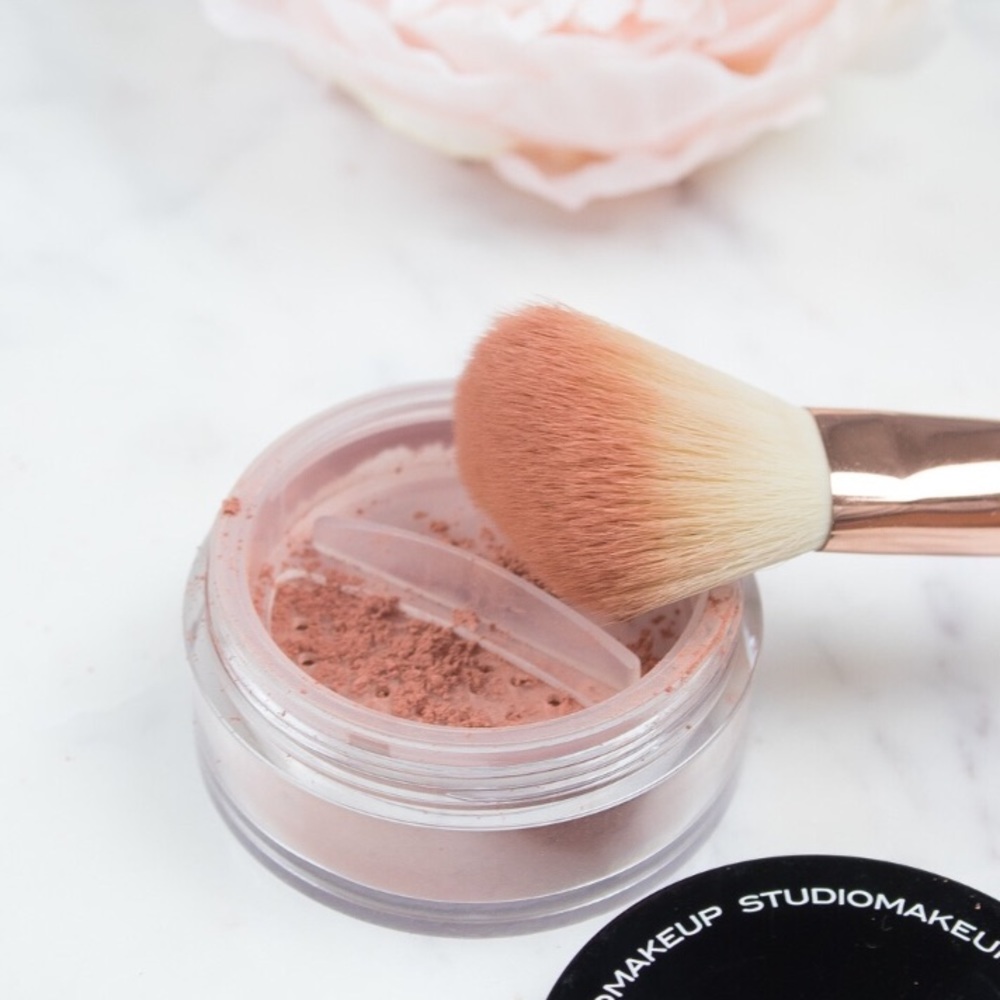 Studio Makeup blush